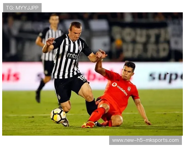 尼科·帕斯读秒阶段点球中柱，科莫遗憾闷平