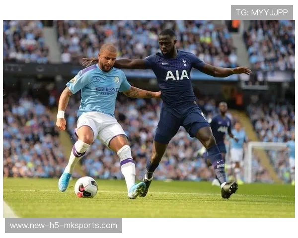 曼城定位球战术变化，后点偷袭形成威胁，曼城阵型和进攻方式